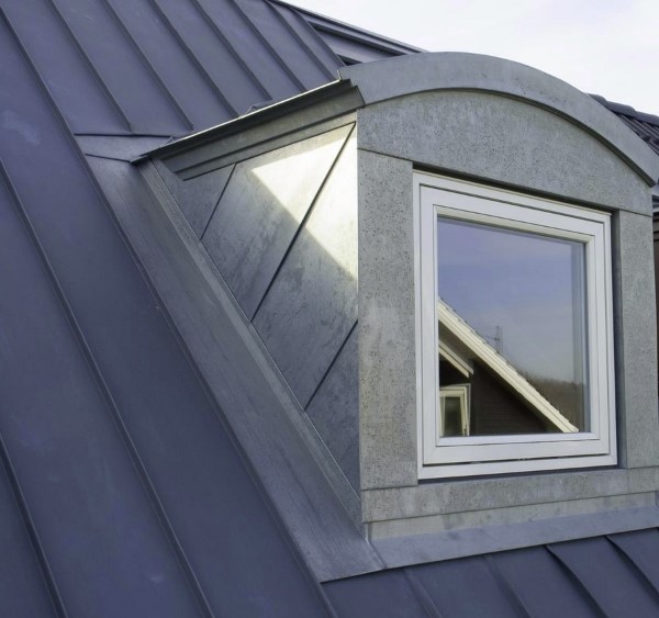 installation de fenetres de toit en zinc